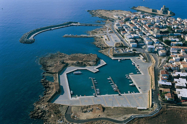 Avviso Pubblico, Porto di Le Castella: concessione di specchio acqueo da destinare ad ormeggio nautica professionale